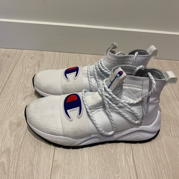 Champion white running shoes (US size 10) - Picture 2 of 9